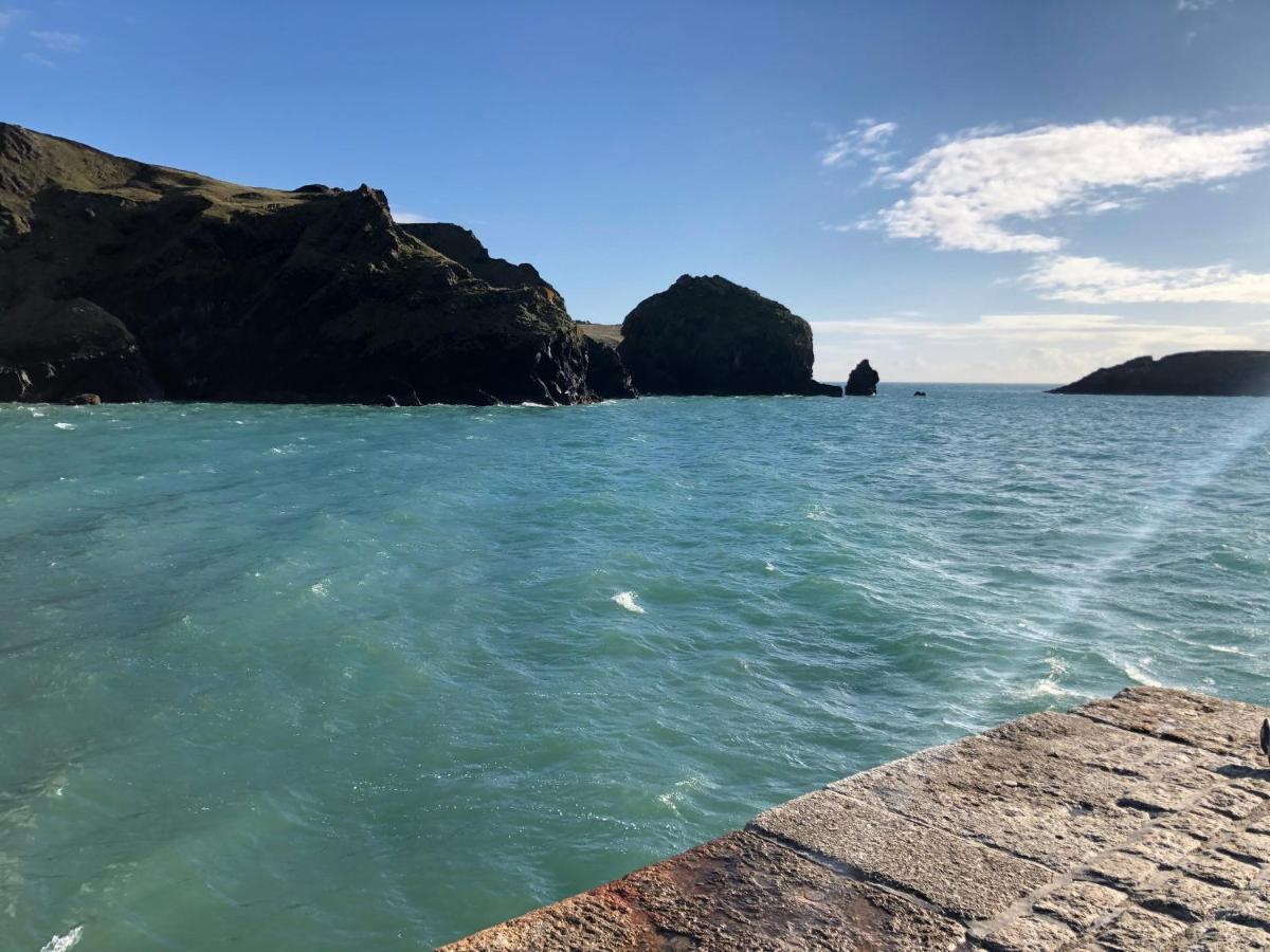 The Mounts Bay Inn Mullion Bagian luar foto