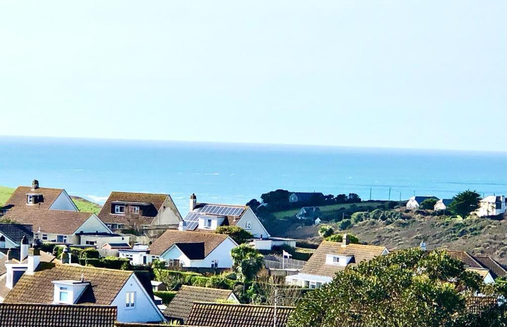 The Mounts Bay Inn Mullion Bagian luar foto