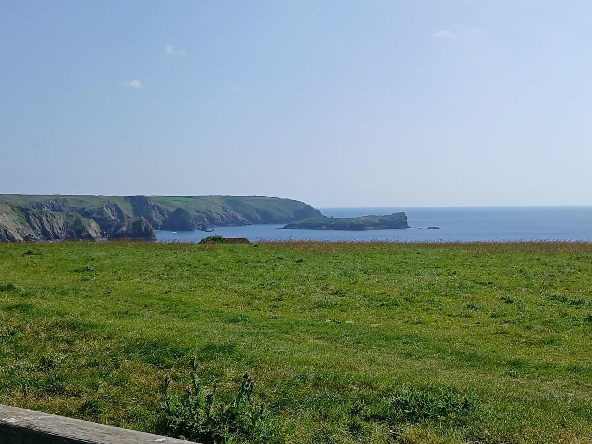 The Mounts Bay Inn Mullion Bagian luar foto
