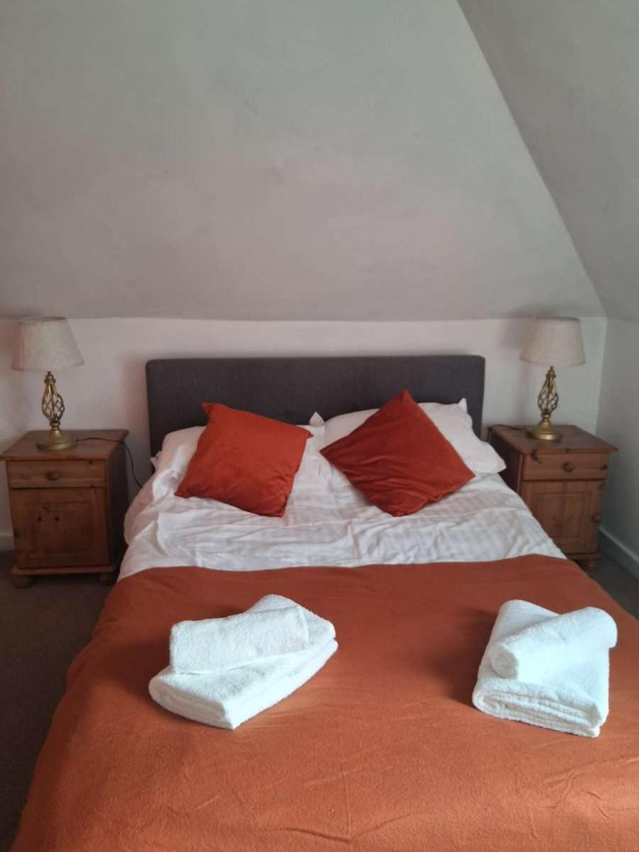 The Mounts Bay Inn Mullion Bagian luar foto