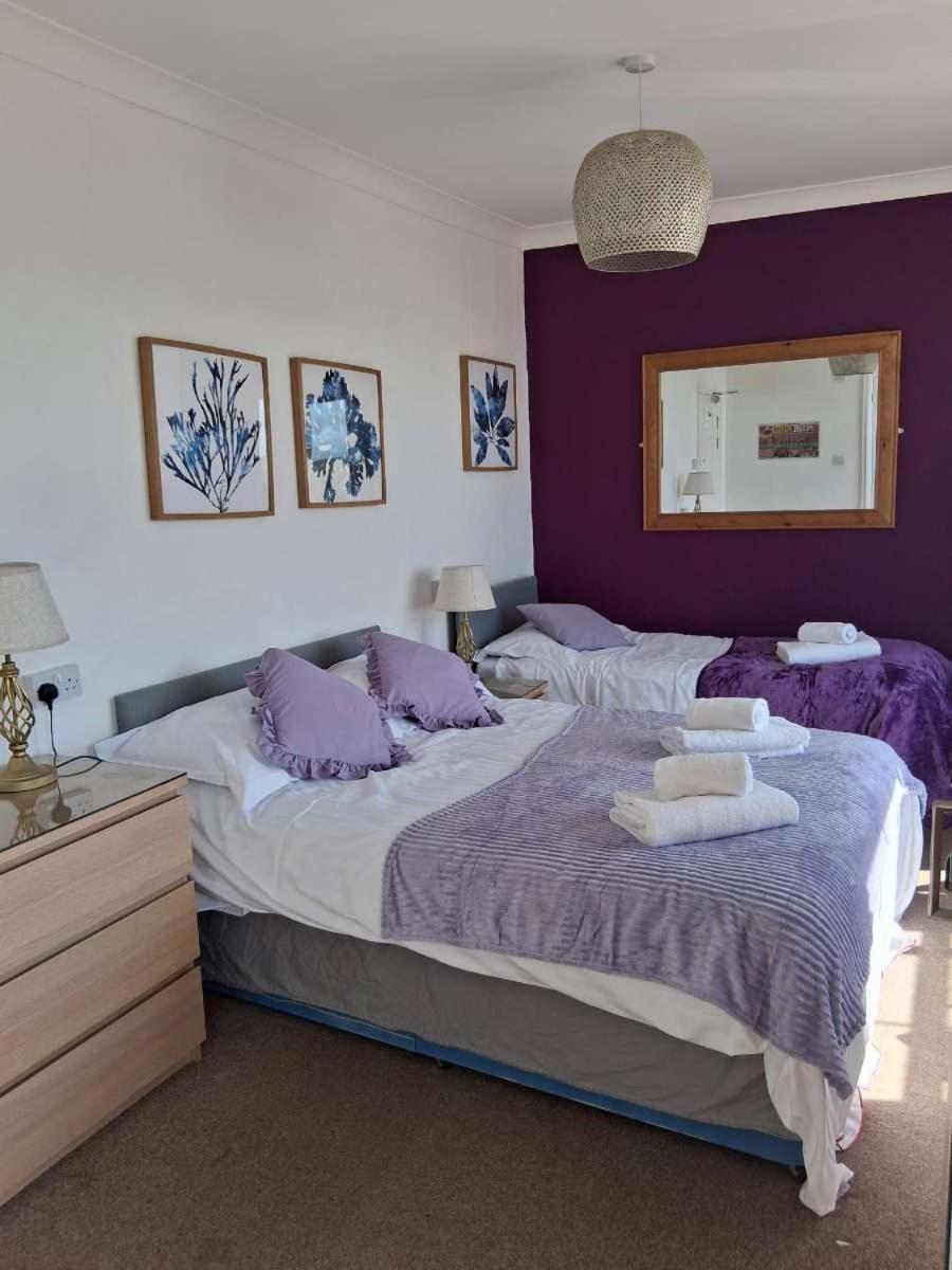 The Mounts Bay Inn Mullion Bagian luar foto