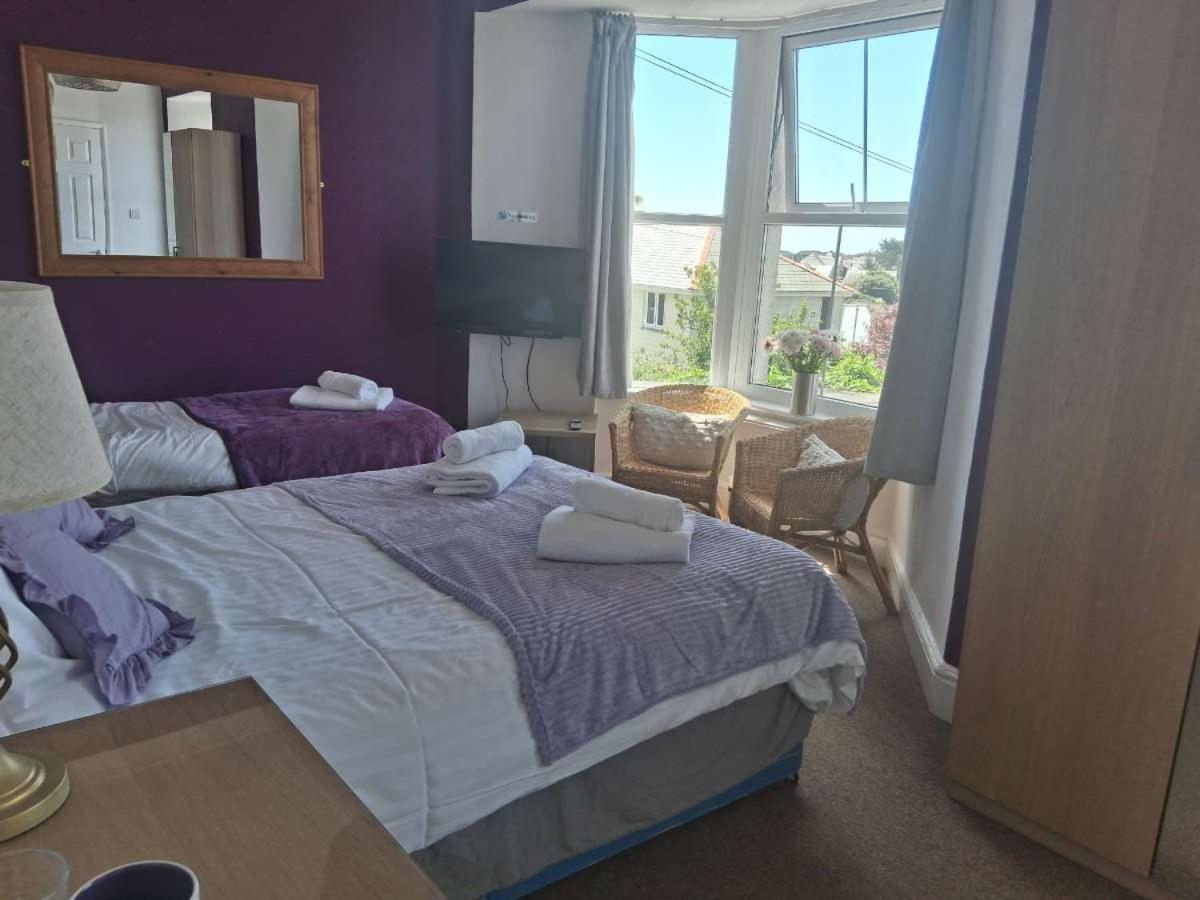 The Mounts Bay Inn Mullion Bagian luar foto