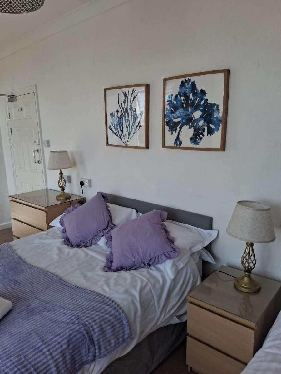 The Mounts Bay Inn Mullion Bagian luar foto